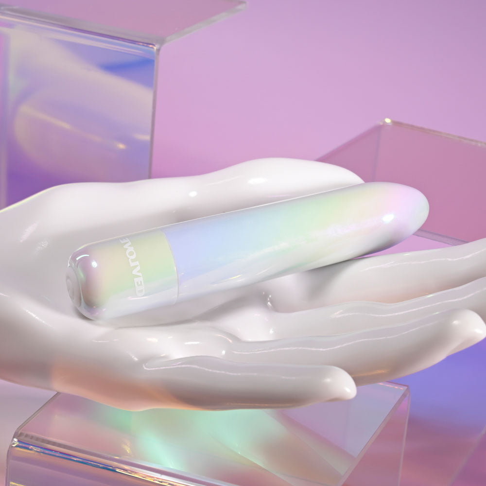 Evolved EASY DOES IT - Pearlescent White 10 cm USB Rechargeable Bullet-EN-RS-4530-2