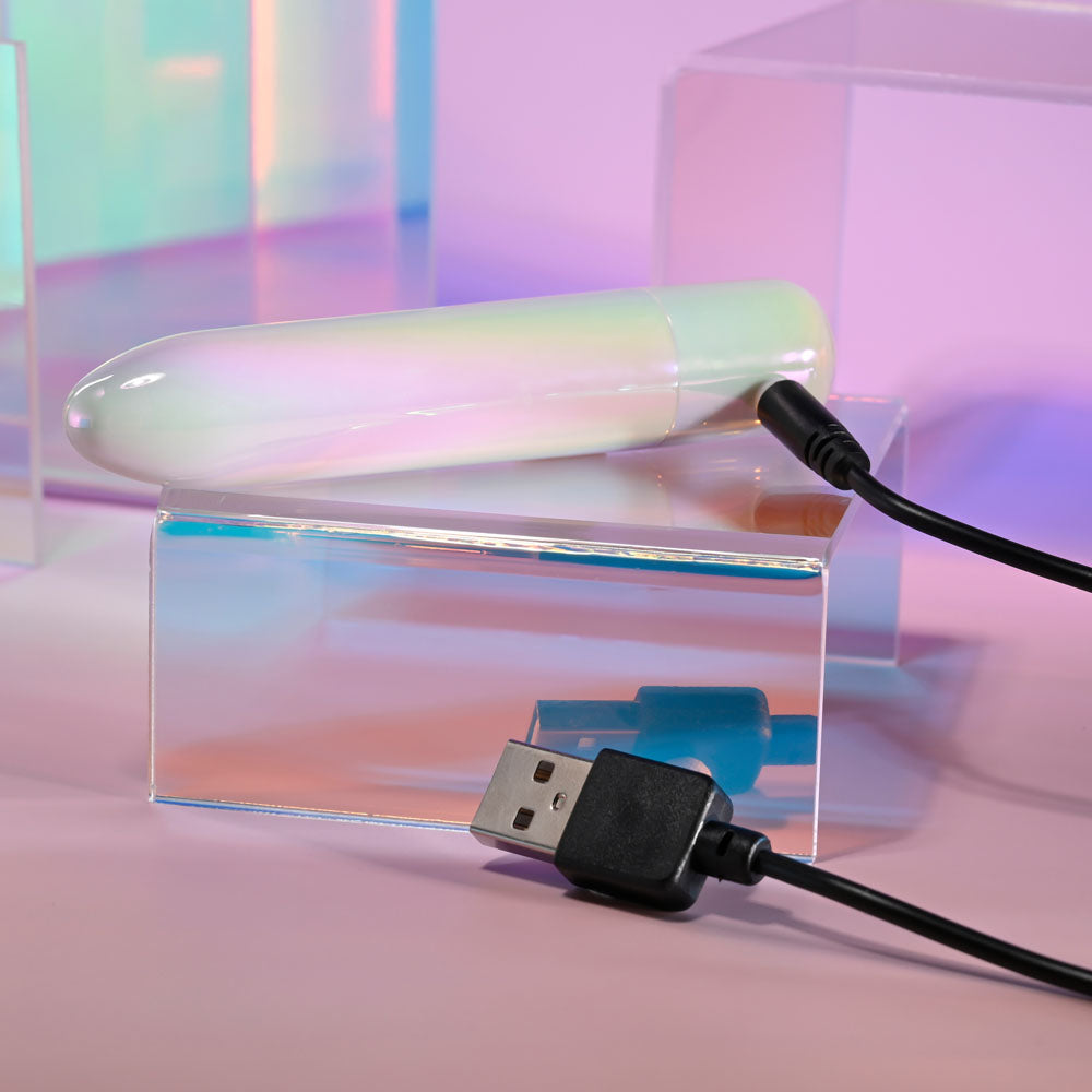 Evolved EASY DOES IT - Pearlescent White 10 cm USB Rechargeable Bullet-EN-RS-4530-2