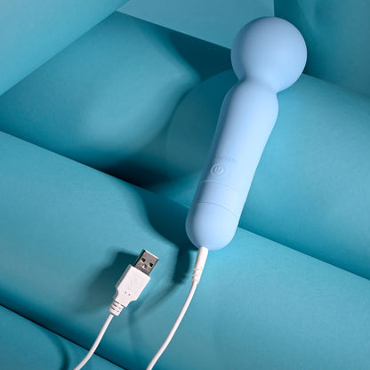 Evolved IRIS - Blue 18.3 cm USB Rechargeable Massage Wand - EN-RS-7265-2